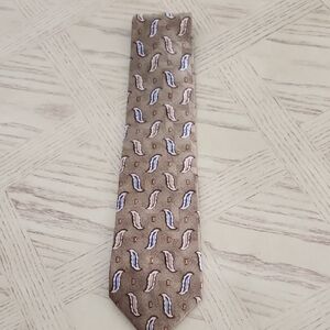 Roundtree & Yorke 100% Silk Paisley Tie Hand Sewn In USA